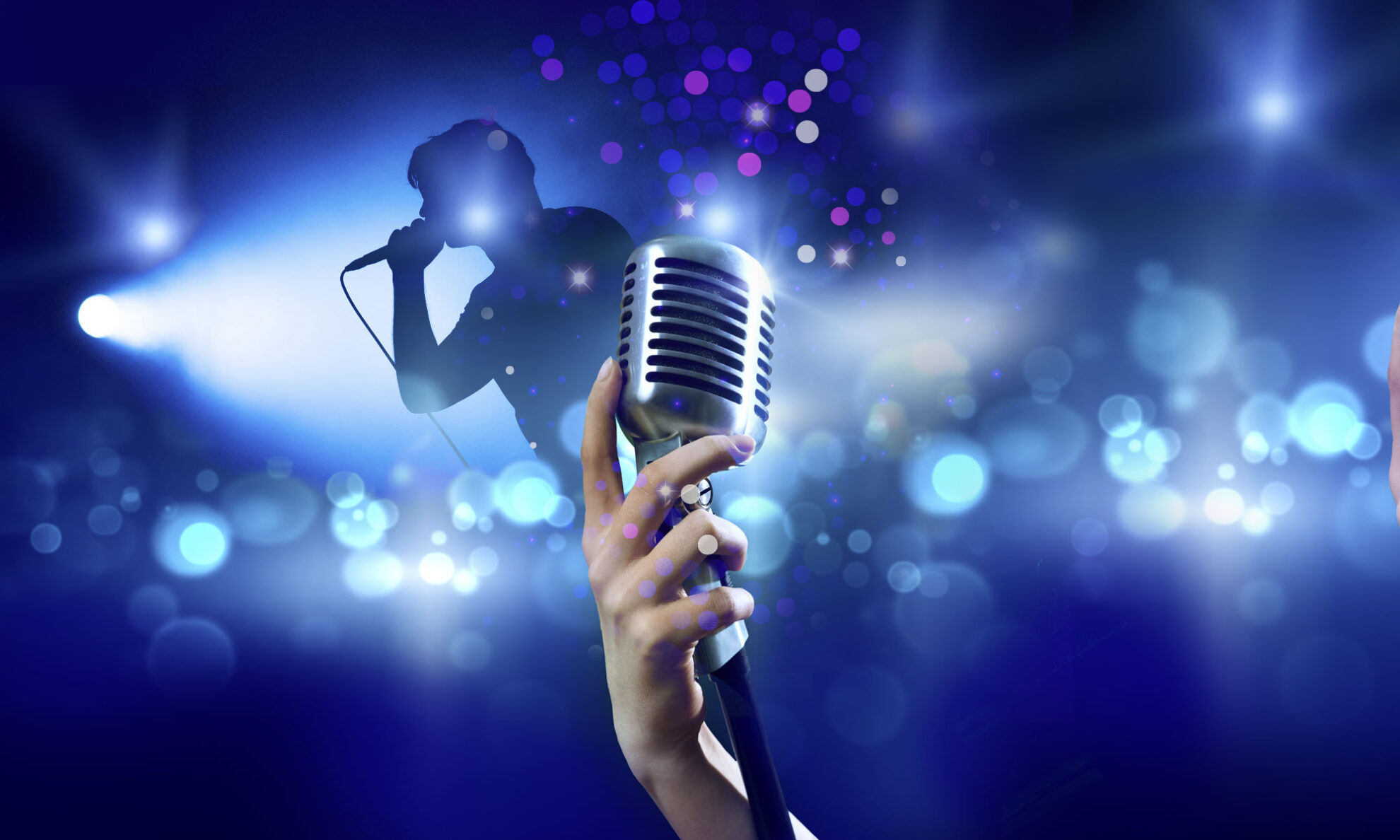 Chanteur et micro vintage