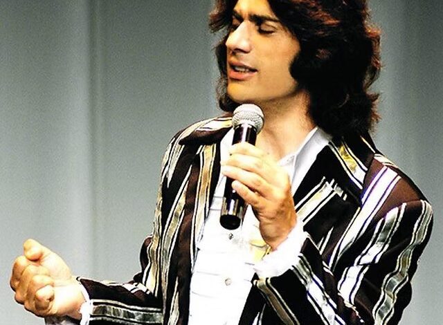 Avec sa cuisine gourmande, son cadre chaleureux et pétillant, Le cabaret LE BONGO de Saint-Marcel-Lès Valence joue la carte nostalgie, avec un hommage à Mike Brant Sublimé par Claude Arena!